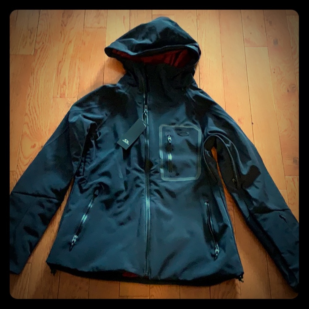 Oakley Women’s Blackout Soft Shell Jacket 10K